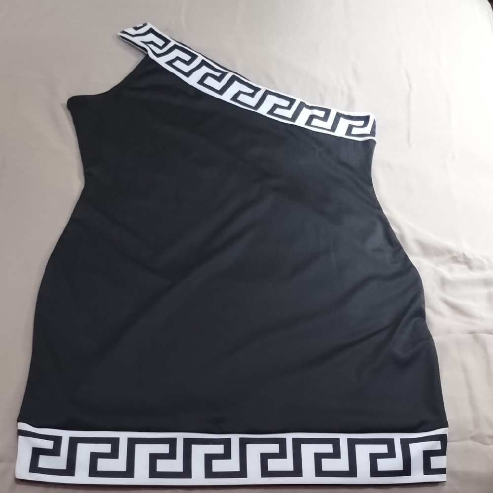 Elegant One-Shoulder Black Dress with White Greek Key Trim